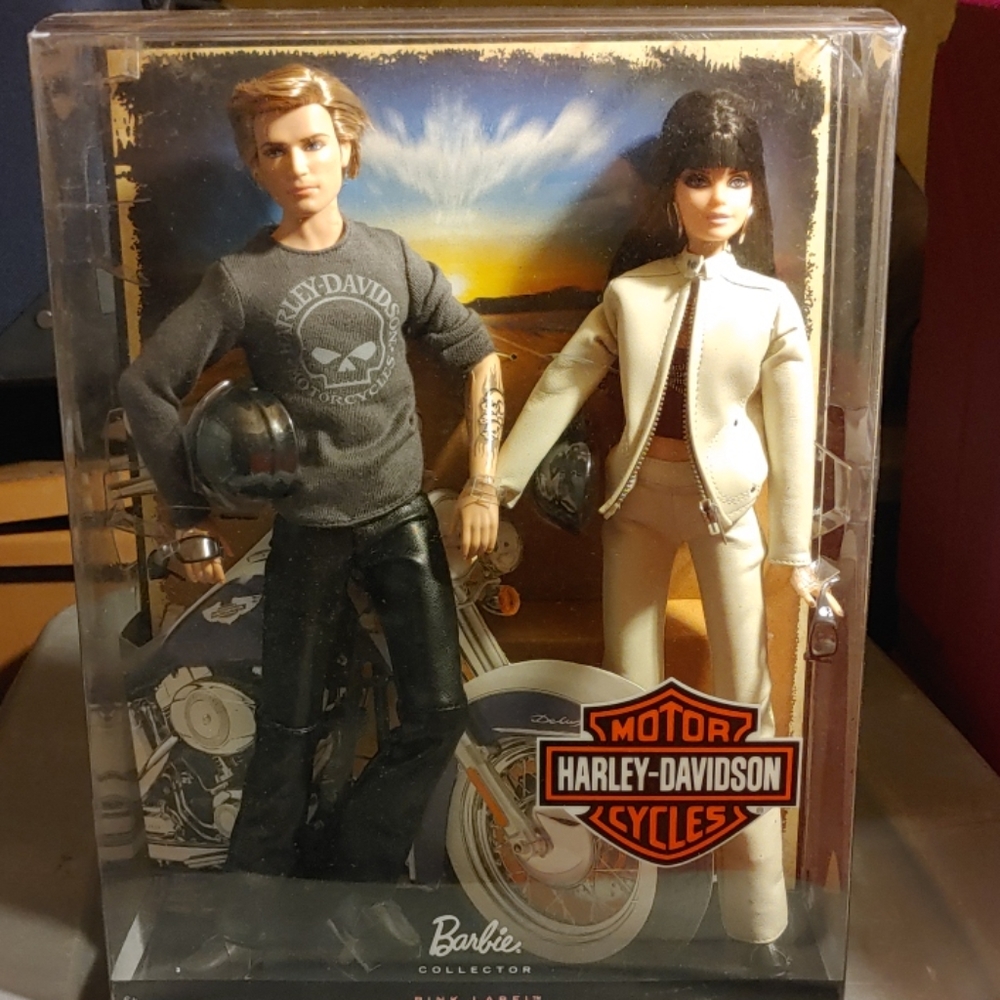 Harley Davidson Ken and Barbie 2010 gift set